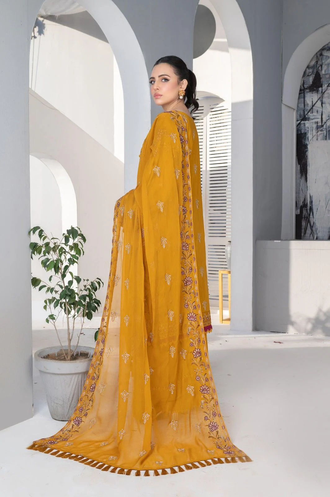 unstitched luxury lawn Chambeli by Wania unstitched luxury lawn Chambeli by Wania