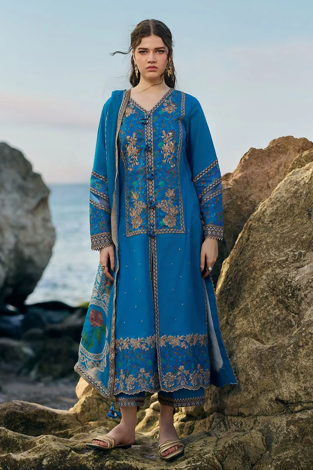 n6mznjrbxrs0ja472nsw Charizma unstitched embroidered lawn