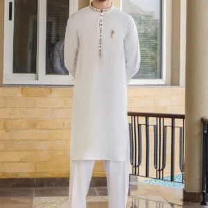 Embroidered off-white men's kurta shalwar