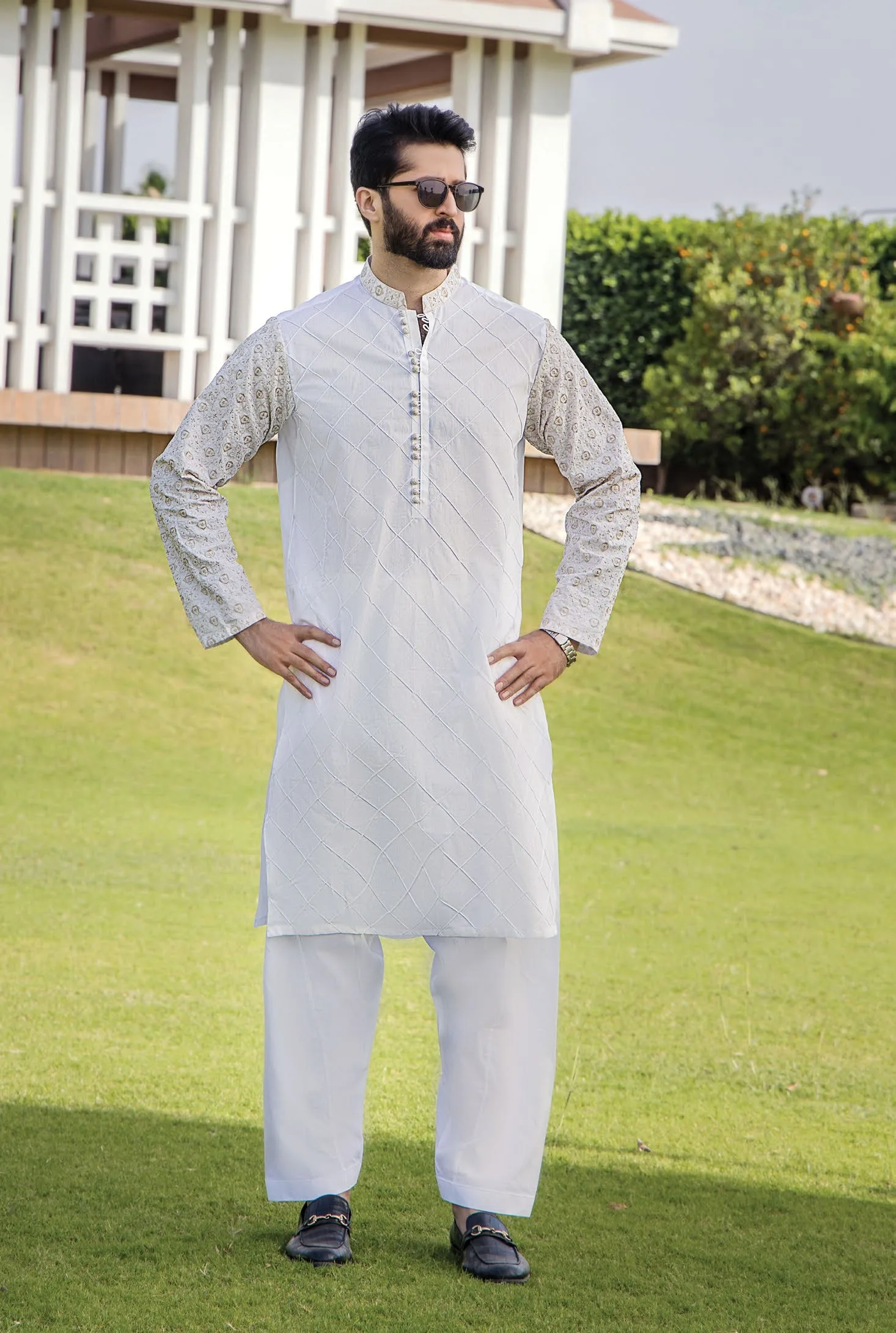 Embroidered off-white men's kurta shalwar Embroidered off-white men's kurta shalwar