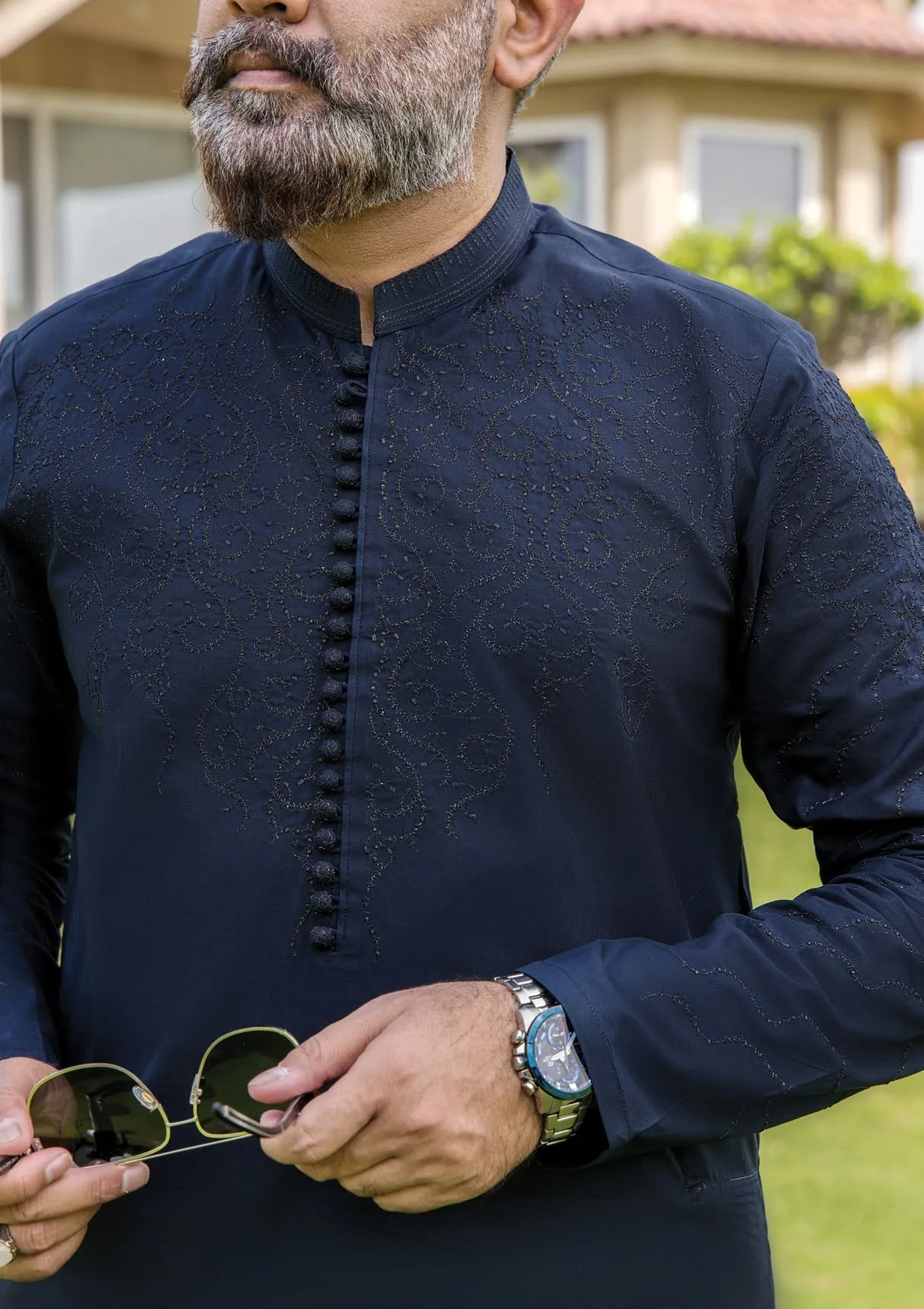 Men’s luxury embroidered shalwar kameez Men’s luxury embroidered shalwar kameez