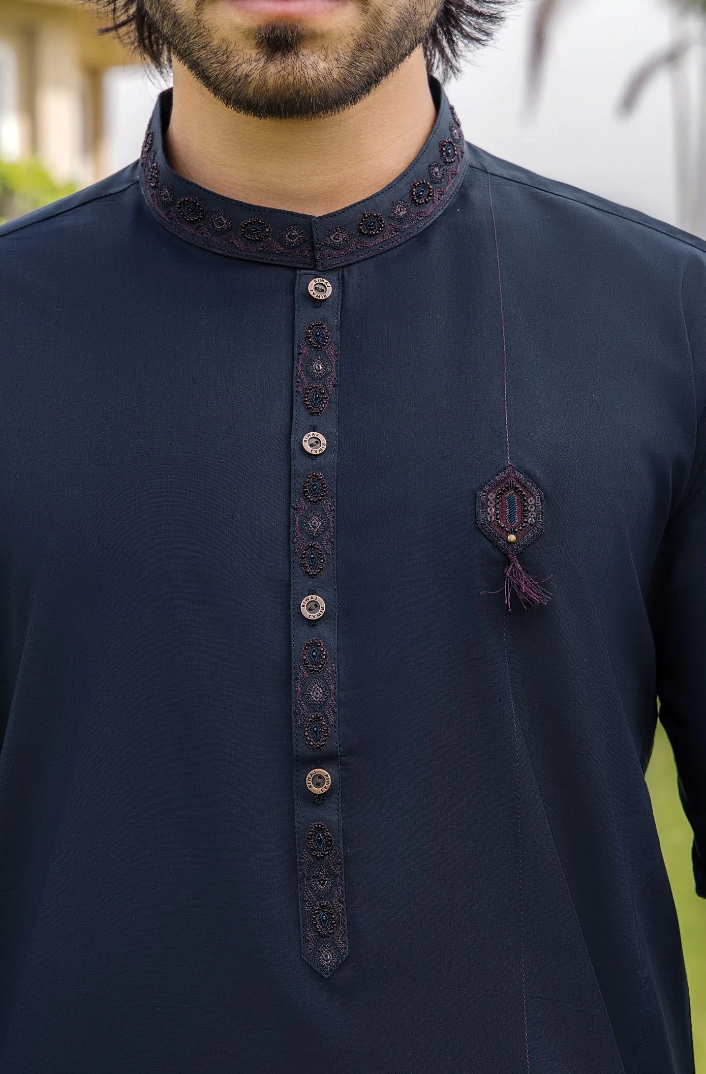 Men’s luxury embroidered shalwar kameez Men’s luxury embroidered shalwar kameez